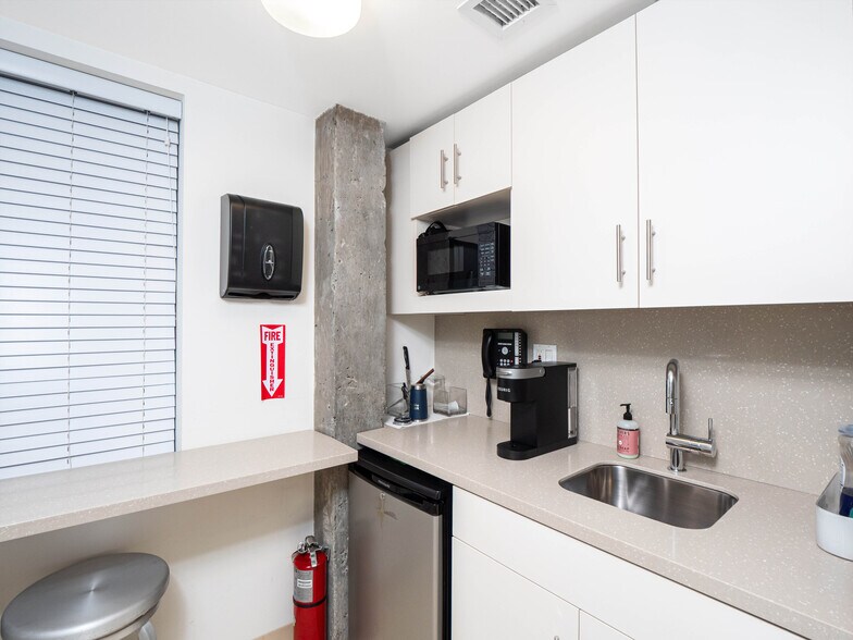 More Photos Of 360 E 72nd St, New York Apartments For Sale