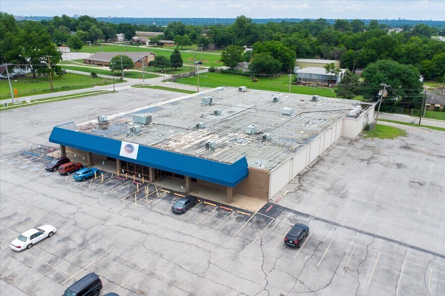 More Photos Of 4915 S Union Ave, Tulsa Office For Sale