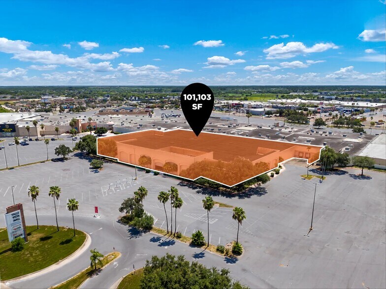 More Photos Of 2000 S Expressway 83, Harlingen Department Store For Lease