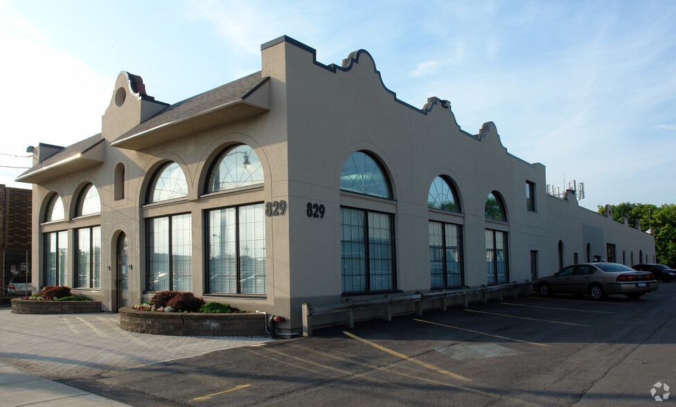 Primary Photo Of 829-831 W Genesee St, Syracuse Office For Lease