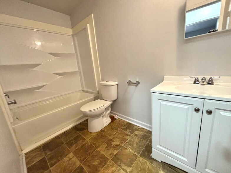 More Photos Of 645 E Jolly Rd, Lansing Apartments For Sale