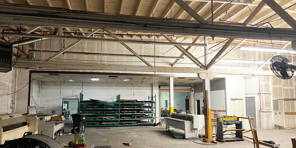 More Photos Of 200 Lameuse St, Biloxi Warehouse For Lease