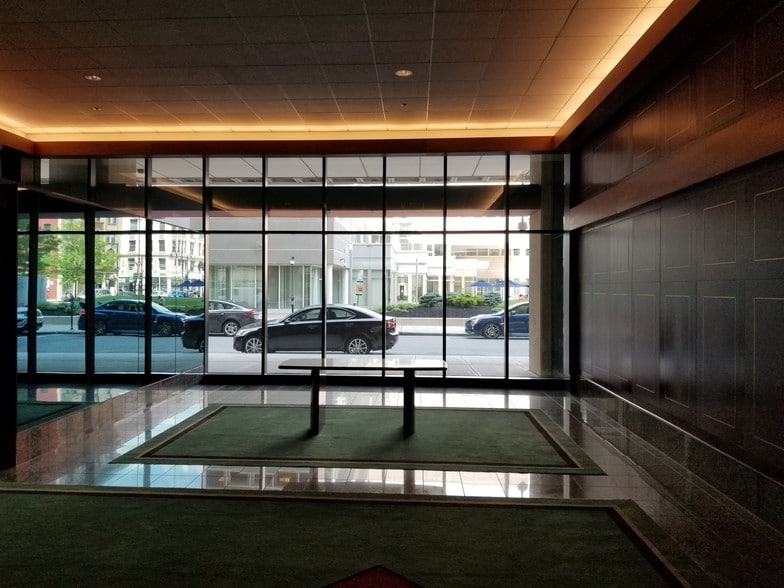 More Photos Of 1500 Main St, Springfield Medical For Lease