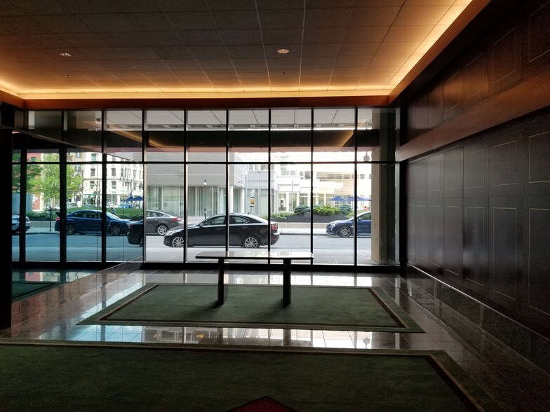 More Photos Of 1500 Main St, Springfield Medical For Lease