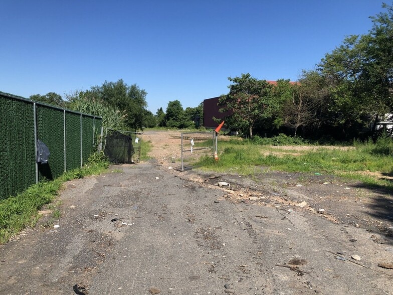 More Photos Of 4439 Arthur Kill Rd, Staten Island Warehouse For Sale