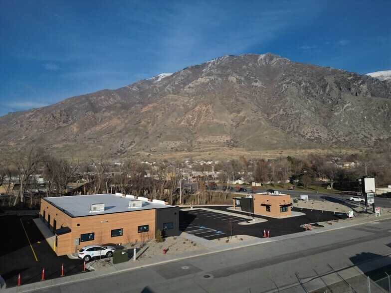 More Photos Of 1075 N Main St, Springville Storefront For Lease