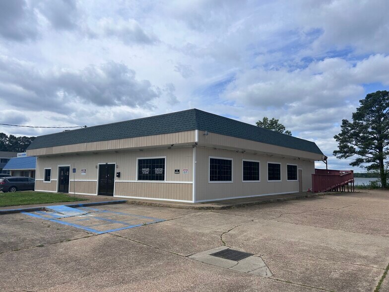 More Photos Of 1721 N King St, Hampton Daycare Center For Lease
