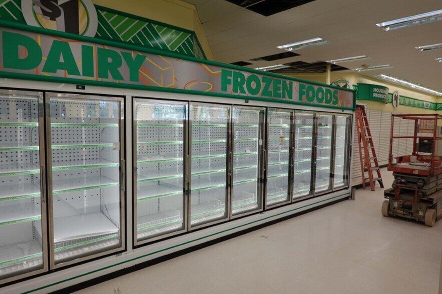 More Photos Of 12155 Houze Rd, Roswell Drugstore For Sale