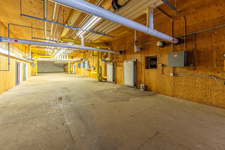 More Photos Of 135 Wapato Way, Manson Warehouse For Sale