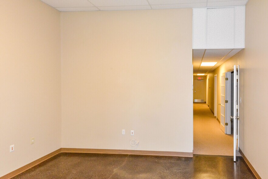 More Photos Of 15506 Highway 5, Cabot Storefront For Lease