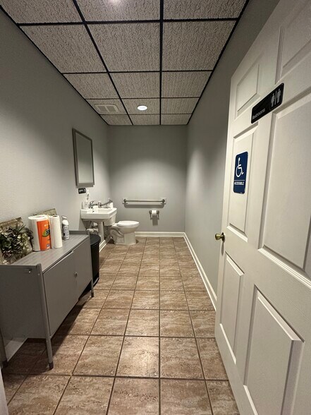 More Photos Of 211 14th St N, Saint Petersburg Light Manufacturing For Lease