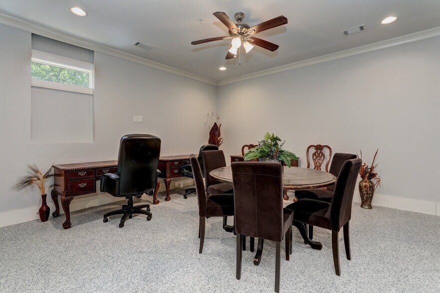 More Photos Of 2972 Lookout Pl NE, Atlanta Office Residential For Sale