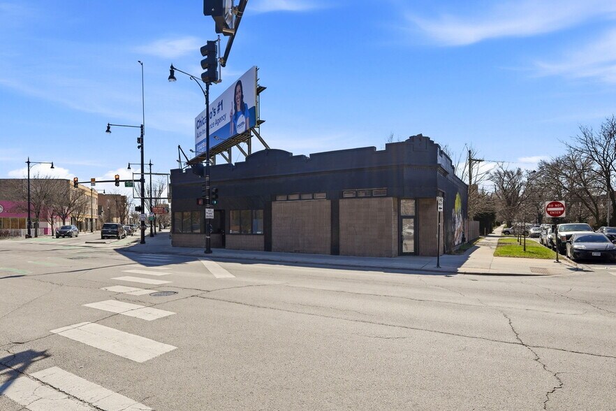 More Photos Of 3596 N Milwaukee Ave, Chicago Storefront Retail Office For Sale