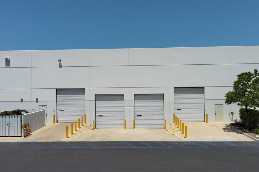 More Photos Of 28745 Industry Dr, Valencia Warehouse For Sale