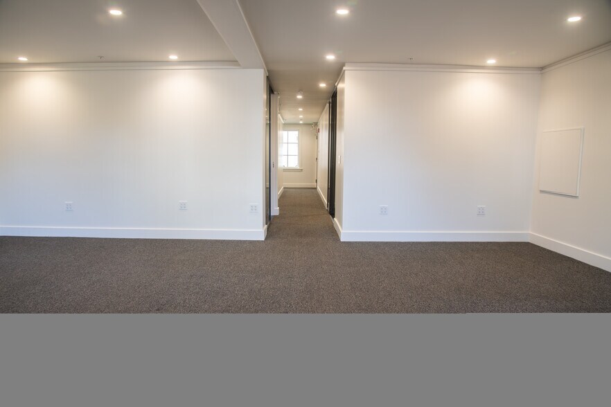 More Photos Of 320-330 Judah St, San Francisco Loft Creative Space For Lease