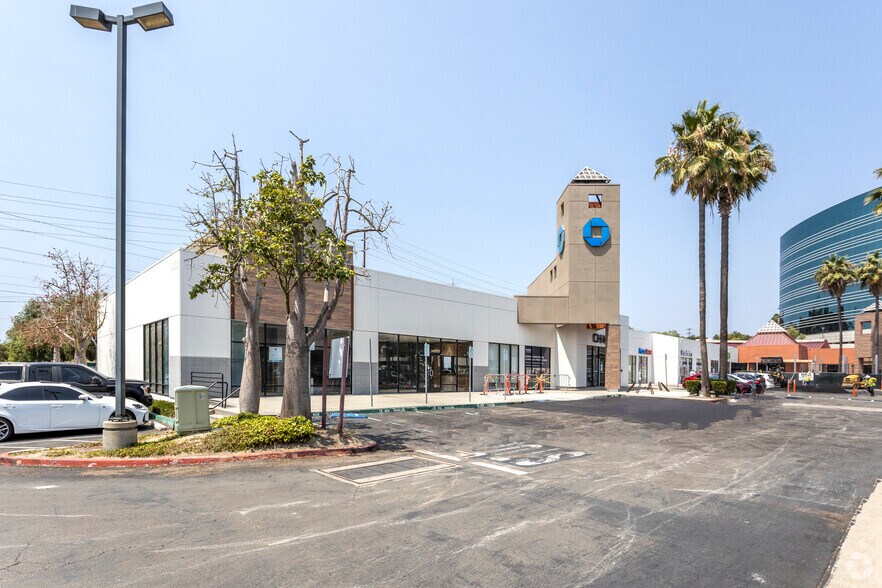 More Photos Of 9420-9510 Scranton Rd, San Diego Unknown For Lease