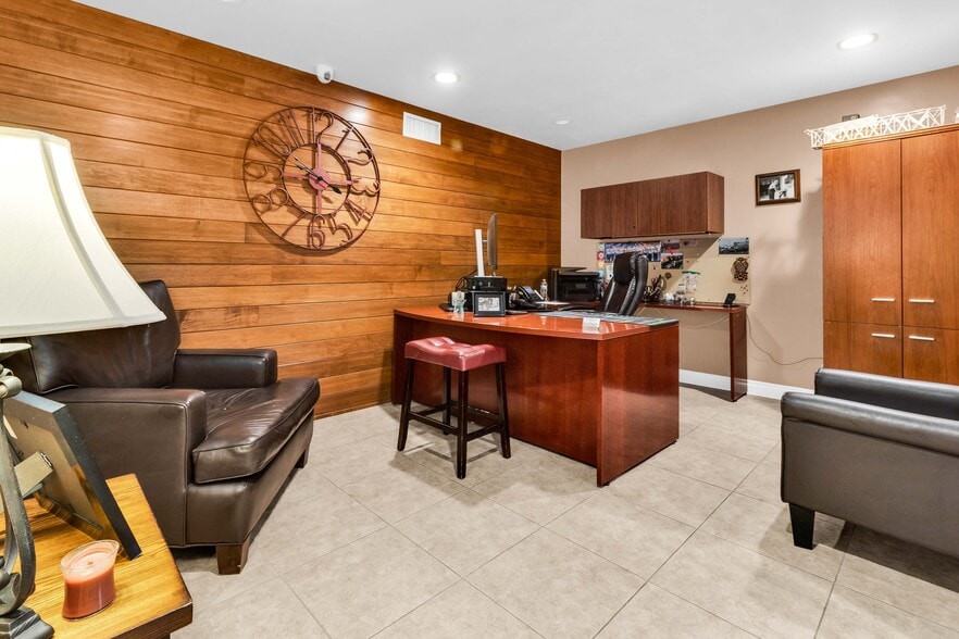 More Photos Of 1316-1320 Coolidge Ave, National City Light Distribution For Sale