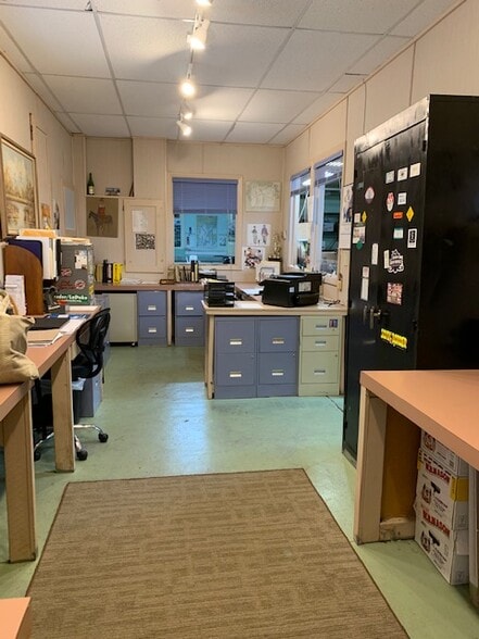 More Photos Of 1049 Tiogue Ave, Coventry Showroom For Lease