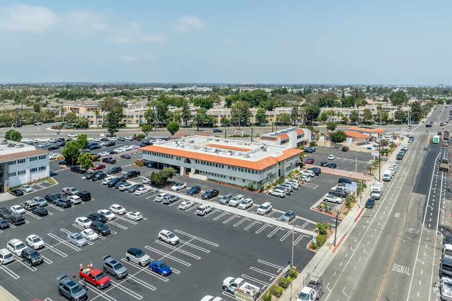 More Photos Of 18821 Delaware St, Huntington Beach Medical For Lease