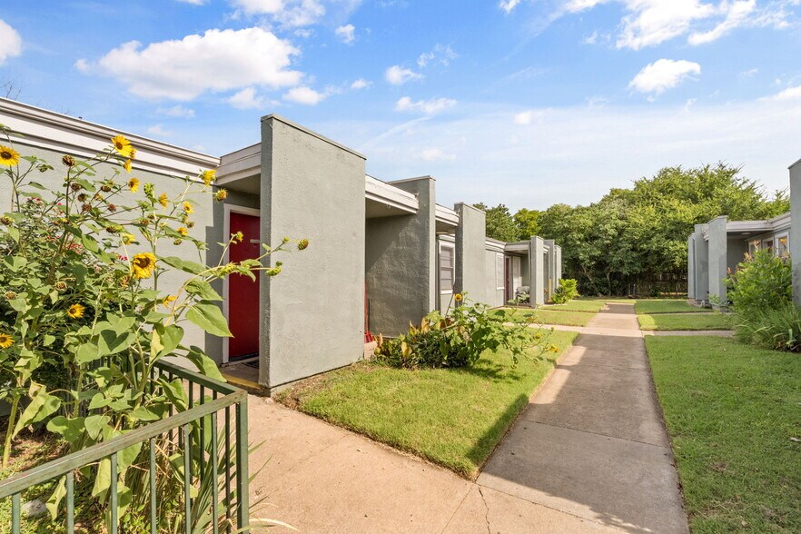 More Photos Of 5901 S Calloway Dr, Fort Worth Multifamily For Sale