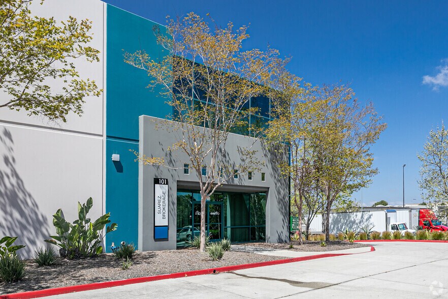 More Photos Of 6995 Calle De Linea, San Diego Manufacturing For Lease