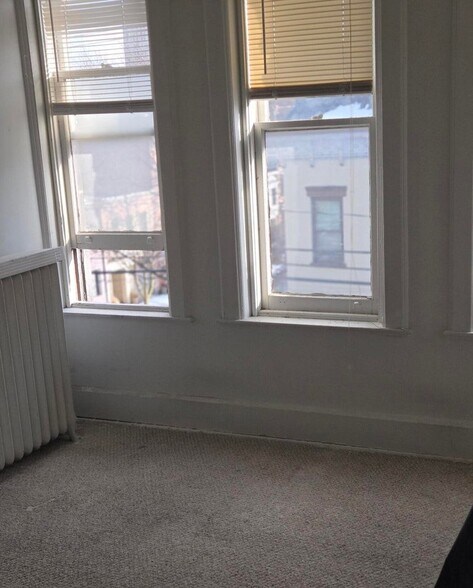 More Photos Of 204 Lancaster St, Albany Storefront Retail Residential For Sale