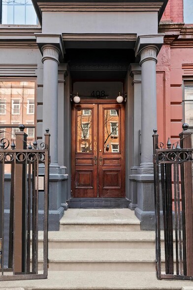 More Photos Of 408 W 46th St, New York Apartments For Sale