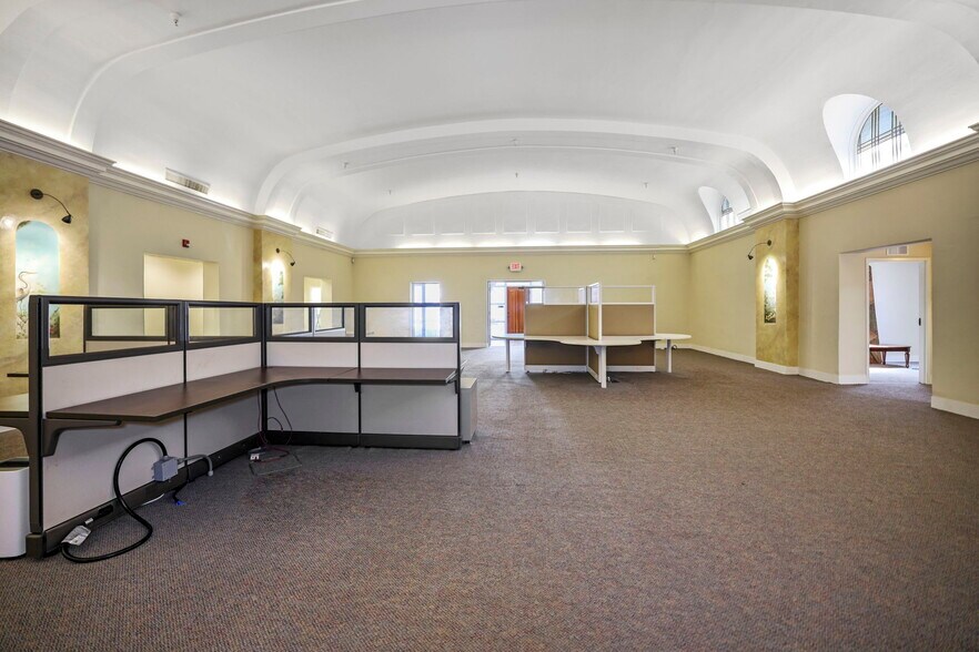 More Photos Of 155 8th St N, Saint Petersburg Office Residential For Lease