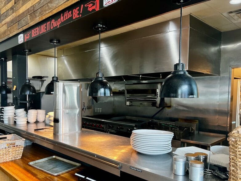 More Photos Of 8632 Main St, Woodstock Restaurant For Lease