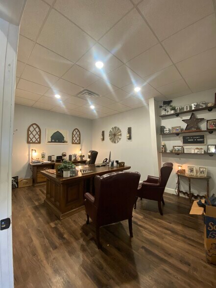 More Photos Of 5802-82 E Highway 62, Lubbock Light Distribution For Lease