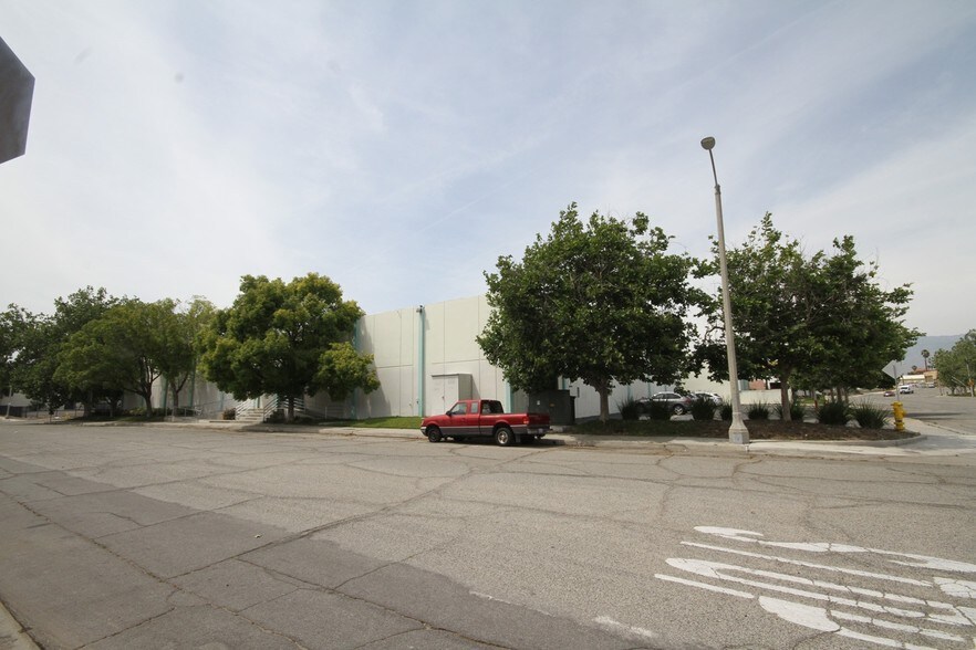 More Photos Of 444 Athol St, San Bernardino Warehouse For Sale
