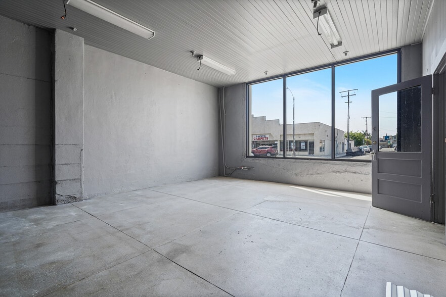 More Photos Of 3909-3917 E Anaheim St, Long Beach Storefront For Lease