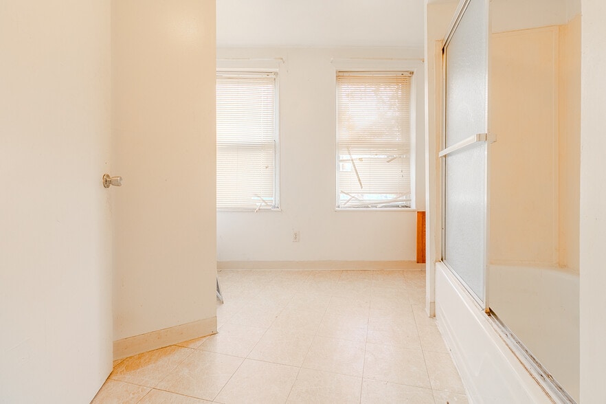 More Photos Of 5801 Lincoln Ave, Export Apartments For Sale