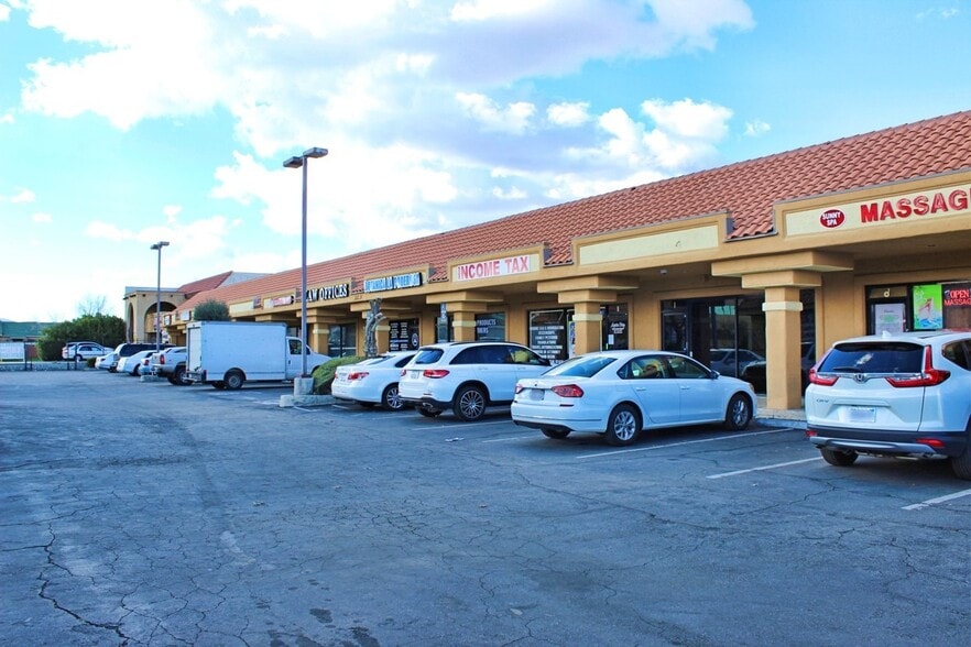 More Photos Of 323-327 E Palmdale Blvd, Palmdale General Retail For Lease