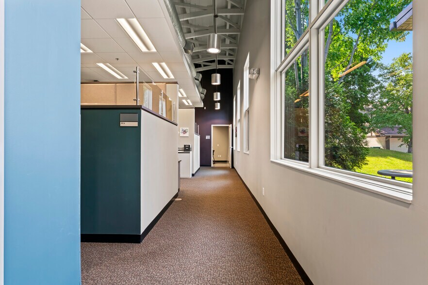 More Photos Of 2200 2nd St SW, Rochester Office For Sale