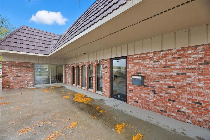 More Photos Of 3015 N 90th St, Omaha Office For Lease