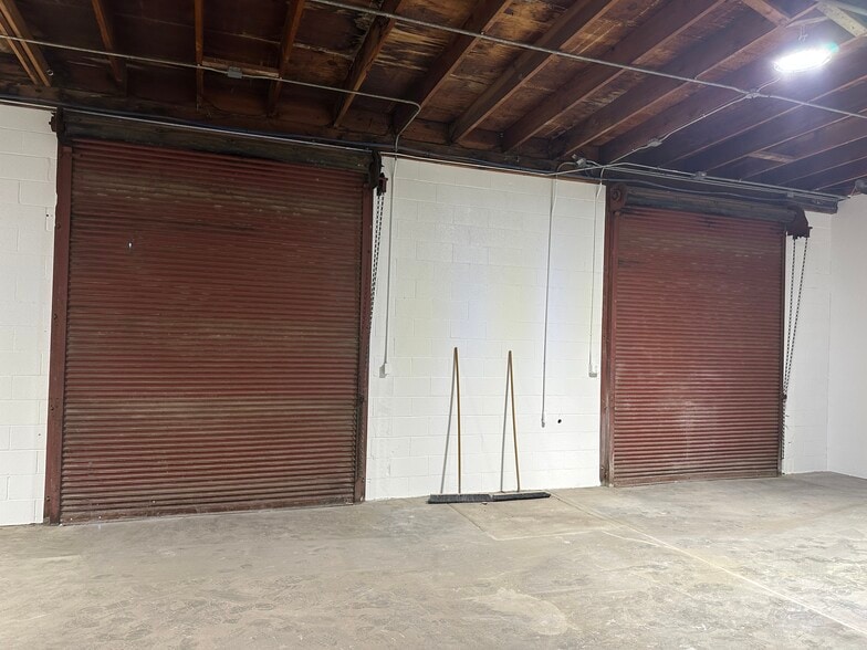 More Photos Of 206 Meyers St, Chico Showroom For Lease