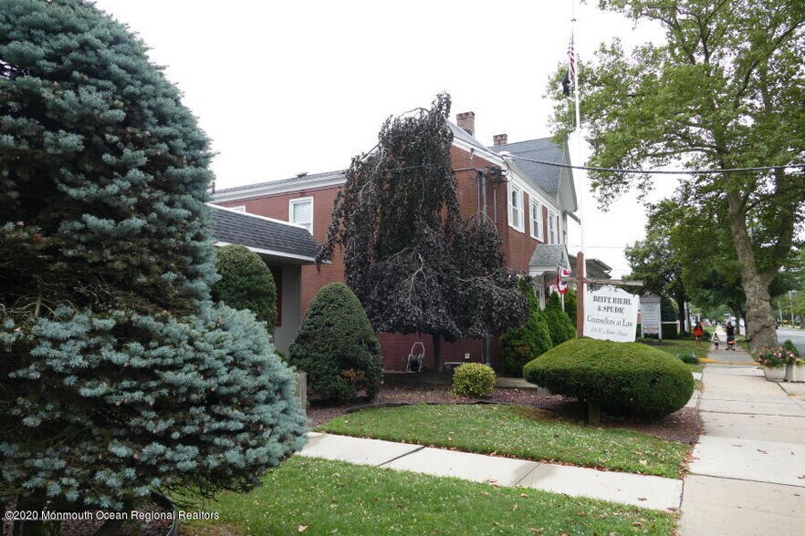 More Photos Of 58 W Main St, Freehold Office For Lease