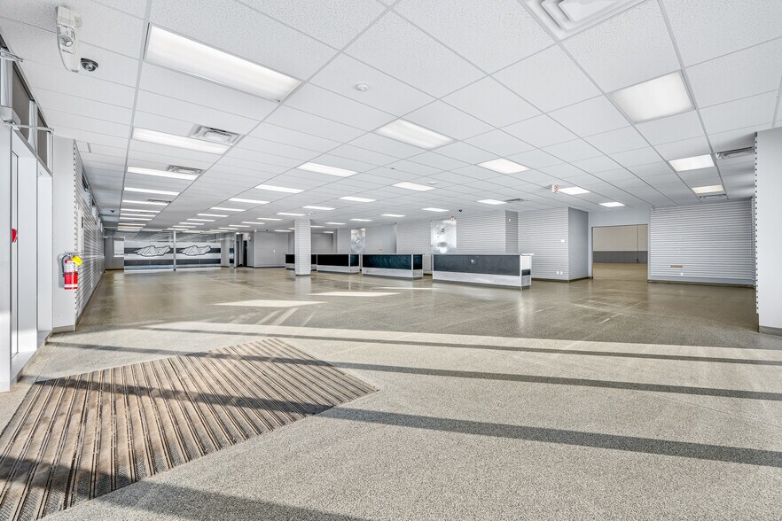 More Photos Of 5267 67 Av, Lloydminster Warehouse For Lease