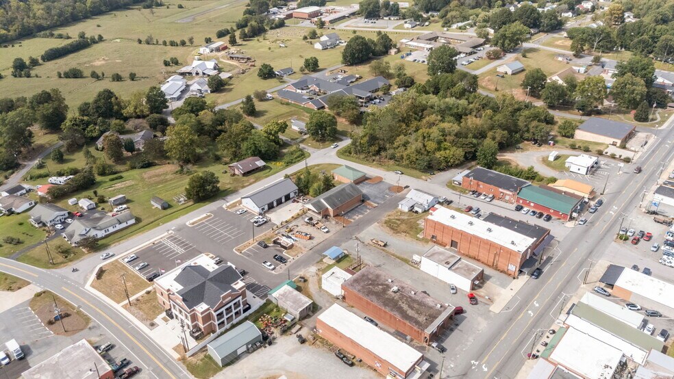 More Photos Of 201 4th St, Walnut Cove Office For Sale