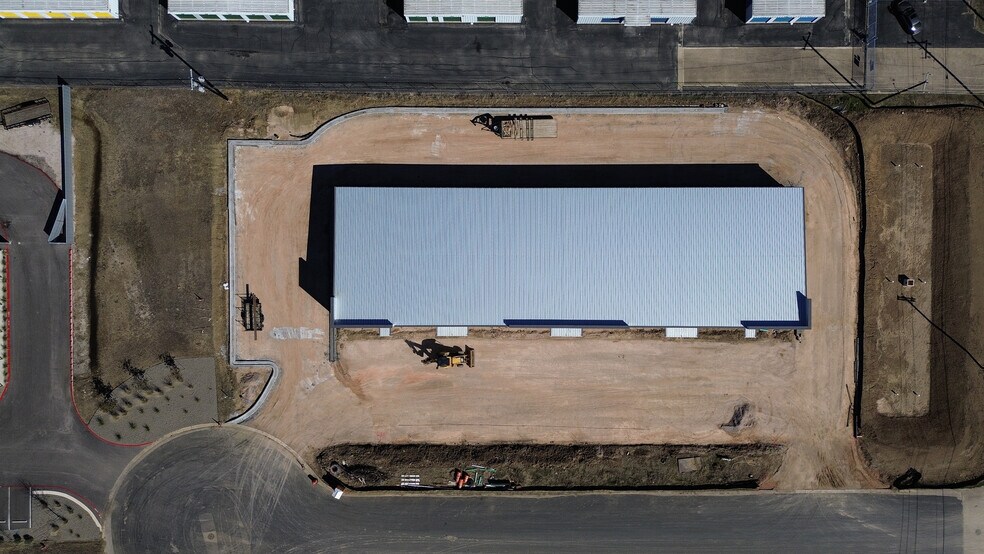 More Photos Of 2205 Warehouse Cir, Marble Falls Flex For Lease