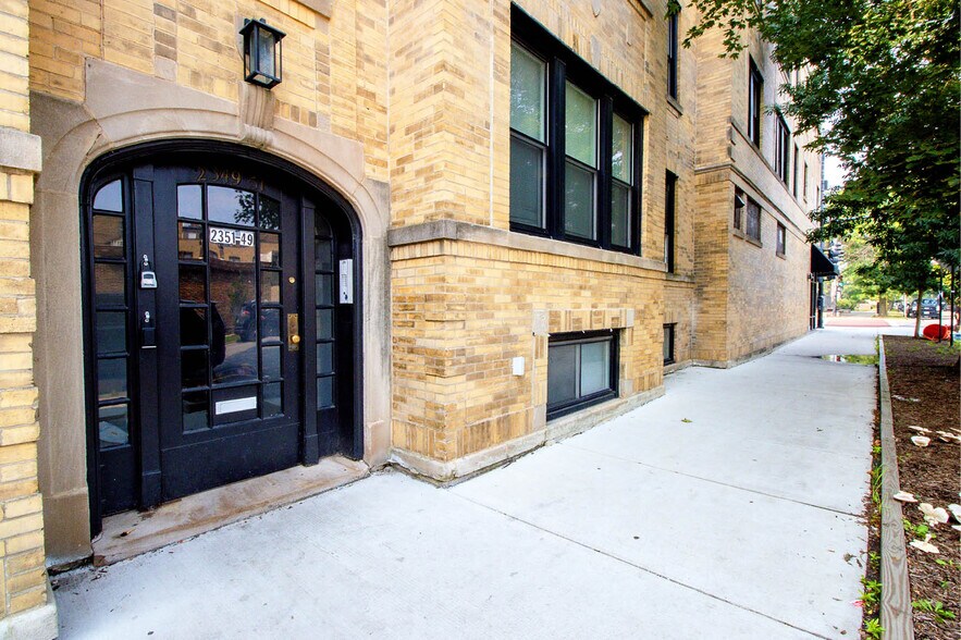 More Photos Of 3751-3759 N Western Ave, Chicago Multifamily For Sale
