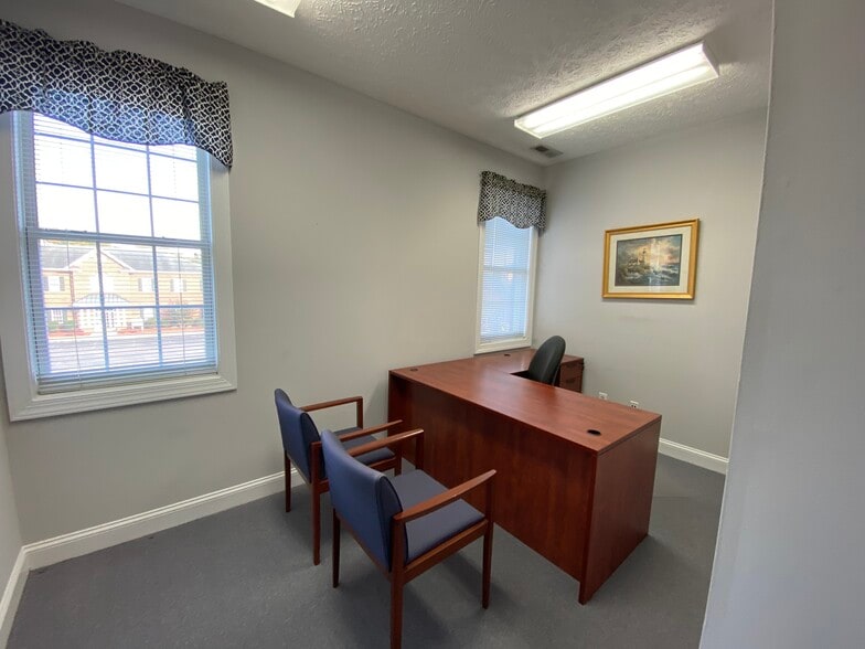 More Photos Of 2944 Breezewood Ave, Fayetteville Office For Lease