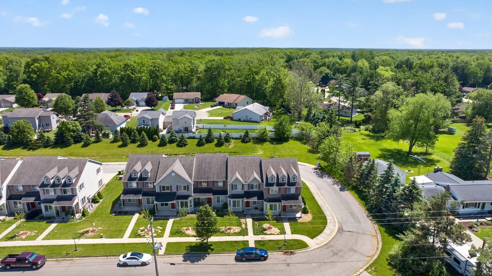 More Photos Of 9295 Cedar Creek Ct, Swartz Creek Apartments For Sale