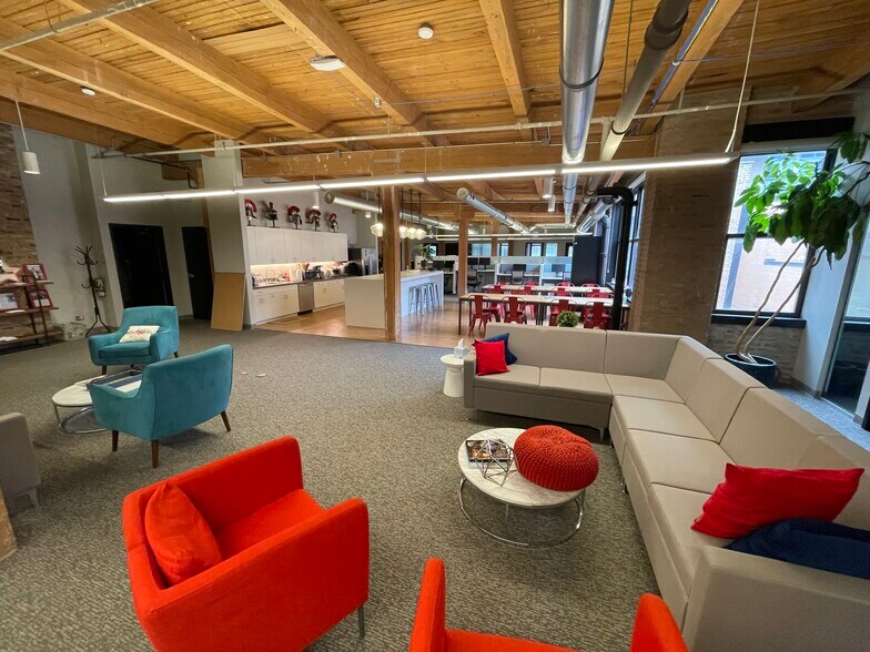 More Photos Of 112 S Sangamon St, Chicago Office For Sale