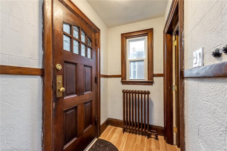 More Photos Of 104 Longwood Rd S, Hamilton Multifamily For Sale