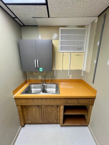 More Photos Of 219 N Oak Ave, Cookeville Medical For Lease