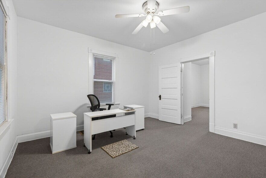 More Photos Of 1065 First Capitol Dr, Saint Charles Office For Lease