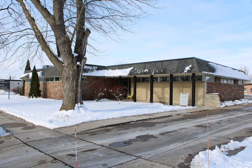 More Photos Of 525 E Division St, Fond Du Lac Medical For Lease
