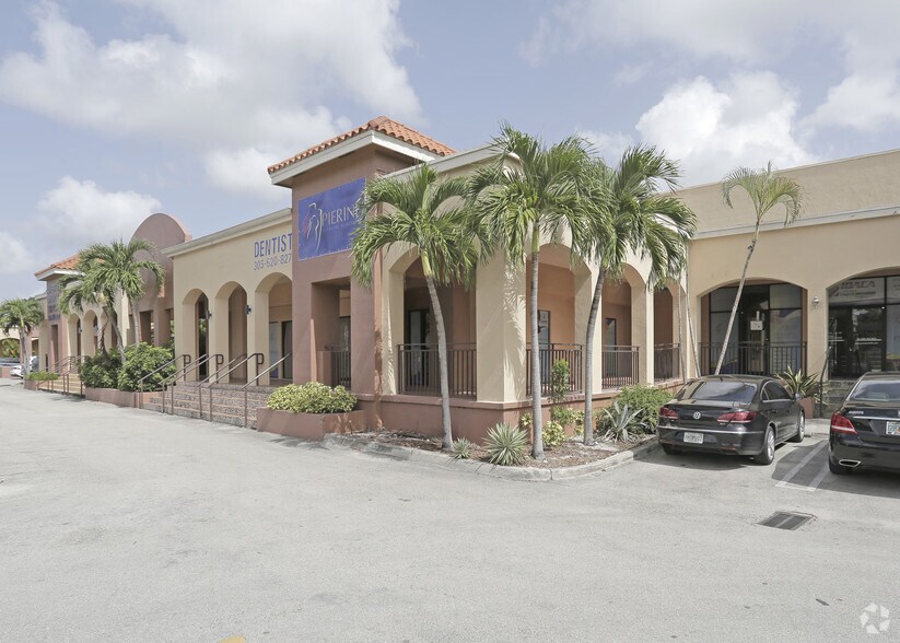 More Photos Of 8347-8369 NW 36th St, Miami Light Distribution For Lease